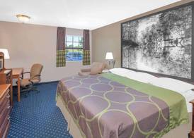 Super 8 by Wyndham Lowell/Bentonville/Rogers Area 3