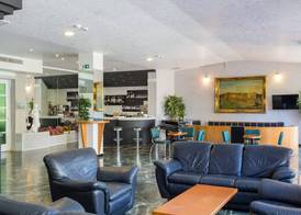 Hotel Plaza con piscina 3