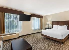 Best Western Plus Valdosta Hotel & Suites 5