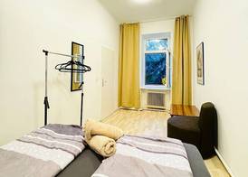 Quiet Private Room Near FAC Platz 2