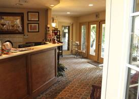 Vineyard Court Designer Suites Hotel 3
