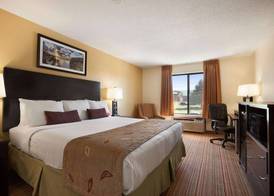 Ramada by Wyndham Wisconsin Dells I-90 4