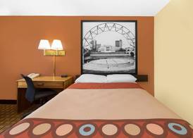 Super 8 by Wyndham Boone 5