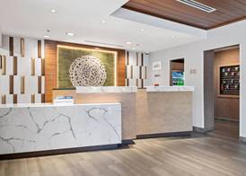 Fairfield Inn & Suites by Marriott Hickory 2