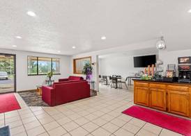 Quality Inn & Suites Howe - Sturgis 3
