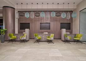 Hotel Holiday International 2