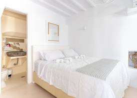 aniko suites Chora 4