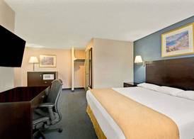 Super 8 by Wyndham Milford/New Haven 4