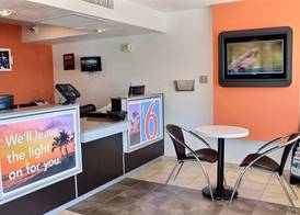 Motel 6 Coalinga, CA - East 3