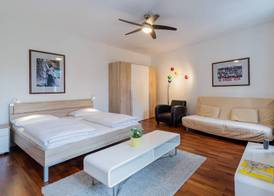 SUITE & APART 5