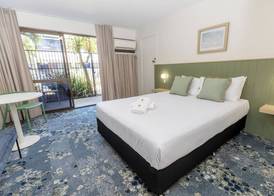 Currimundi Hotel 5
