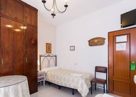 Pension Mesones 5