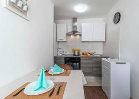 1BR Seafront Apartment Sanja Karlobag 5
