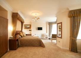 Legends Hotel 5