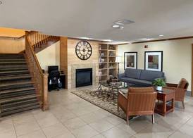 Country Inn & Suites by Radisson, Owatonna, MN 3