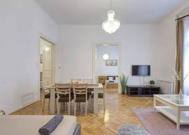 Real Apartments Lovag 5