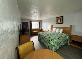 8th Street Motel 5