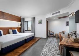 Pacific Hotel 5