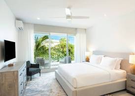 Ellipse Resort, Grace Bay 2