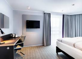 Premier Inn Lübeck City Centre 4