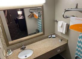 Quality Inn 4