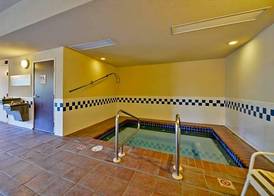 Clubhouse Inn 5