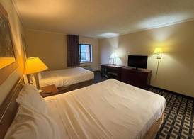 Norwood Inn & Suites By BlissPoint 3