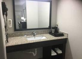 Muskogee Inn and Suites 5