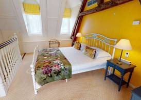 Chateau De Montreuil 4
