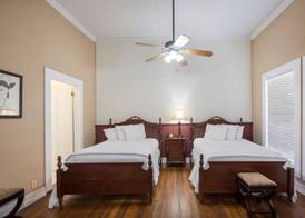 Coombs Inn & Suites 4