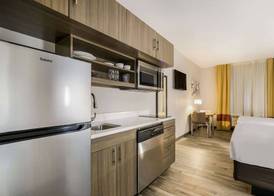 MainStay Suites Joliet I-80 4