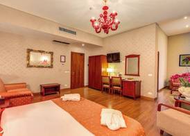 Augusta Lucilla Palace 4