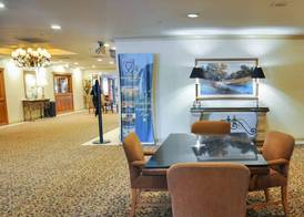 Piccadilly Inn Airport 2