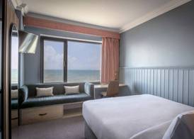 Shoreline Hotel 4
