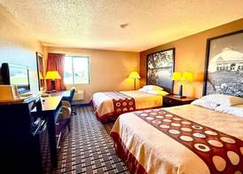 Super 8 by Wyndham Melrose 3