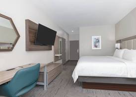 Holiday Inn Express & Suites GRANBURY by IHG 4