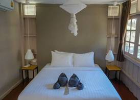 HIP Seaview Resort @ Phi Phi 4