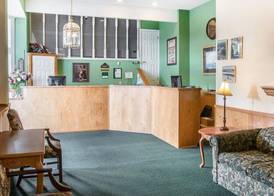 Quality Inn & Suites Mackinaw City Beachfront 2