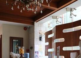 Paragon Hotel and Suites 4