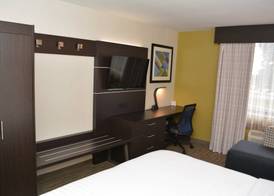 Holiday Inn Express & Suites WATERVILLE - NORTH by IHG 4
