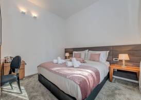 Starlight Luxury Suites 5