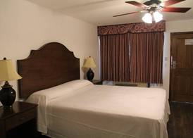 Estancia Inn 4