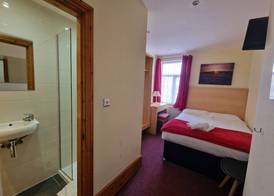 Hotel 65 3