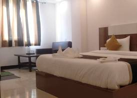 Airport Hotel J P Palace 5