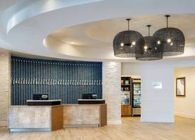 Delta Hotels by MarriottTM Jacksonville Deerwood 4