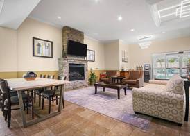 La Quinta Inn & Suites by Wyndham Stonington-Mystic Area 2