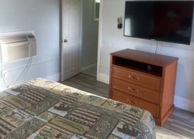 Whispering Pines Motel 4