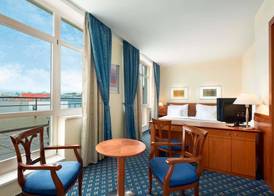 Ramada by Wyndham Prague City Centre 5
