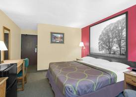Super 8 by Wyndham Roanoke VA 5