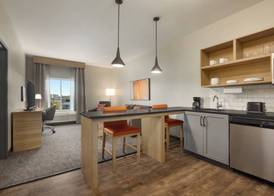 Candlewood Suites ORANGE by IHG 5